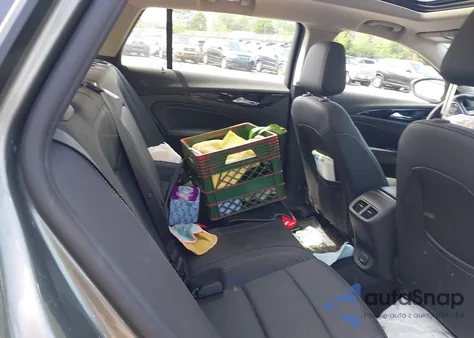 2019 Buick Regal Tourx Awd Essence z USA, uszkodzony, nr VIN W04GV8SX5K1019420